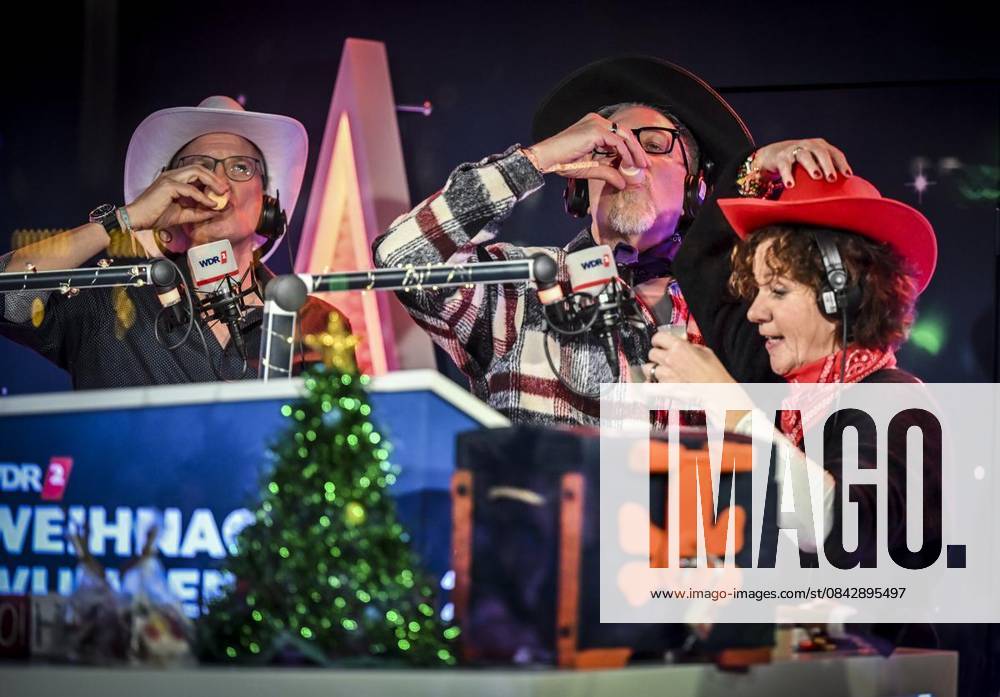 Auftritt The BossHoss am Dienstag, dem 16. Dezember 2025. Das Weihnachtswunder am Dienstagauf dem Burgplatz am Tag 3. Die vier Moderatoren Sabine Heinrich, Steffi Neu, Jan Malte Andresen und Thomas Bug moderieren das Weihnachtswunder für den WDR. Immer steht mindestens einer von ihnen am Mikrofon und n