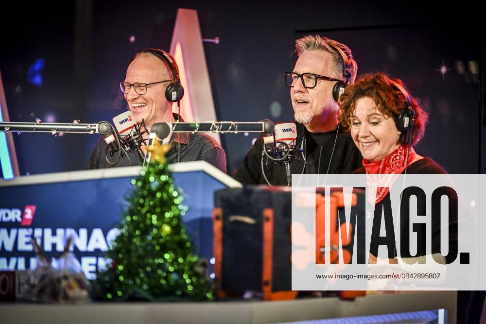 Auftritt Stefanie Heinzmann am Dienstag, dem 16. Dezember 2025. Das Weihnachtswunder am Dienstagauf dem Burgplatz am Tag 3. Die vier Moderatoren Sabine Heinrich, Steffi Neu, Jan Malte Andresen und Thomas Bug moderieren das Weihnachtswunder für den WDR. Immer steht mindestens einer von ihnen am Mikrofon