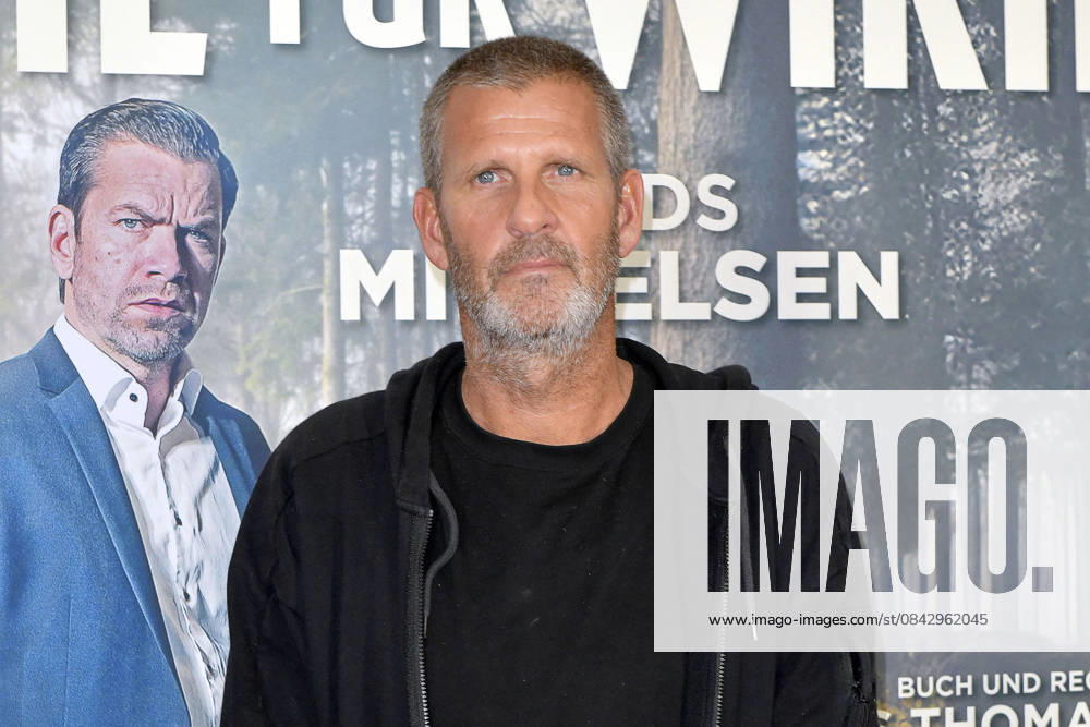 Anders Thomas Jensen at the premiere of the movie Therapy for Vikings at the Delphi Filmpalast cinema in Berlin, 17 12 2025 Foto:xM.xBehrensx xFuturexImagex wikinger_5209