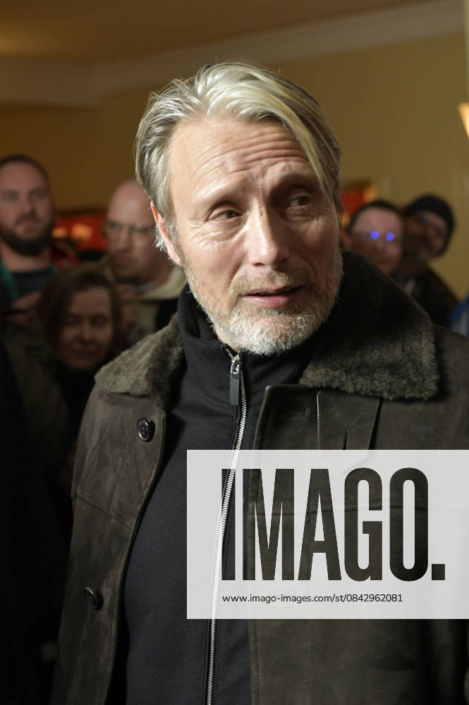 Mads Mikkelsen at the premiere of the movie Therapy for Vikings at the Delphi Filmpalast Berlin, 17 12 2025 Foto:xM.xBehrensx xFuturexImagex wikinger_5226