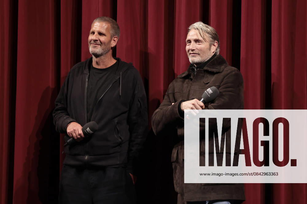 Anders Thomas Jensen and Mads Mikkelsen at the premiere of the feature film Therapy for Vikings Den sidste viking The Last Viking at the Delphi Filmpalast cinema in Berlin, 17 12 2025 Foto:xS.xGabschx xFuturexImagex wikinger_5243