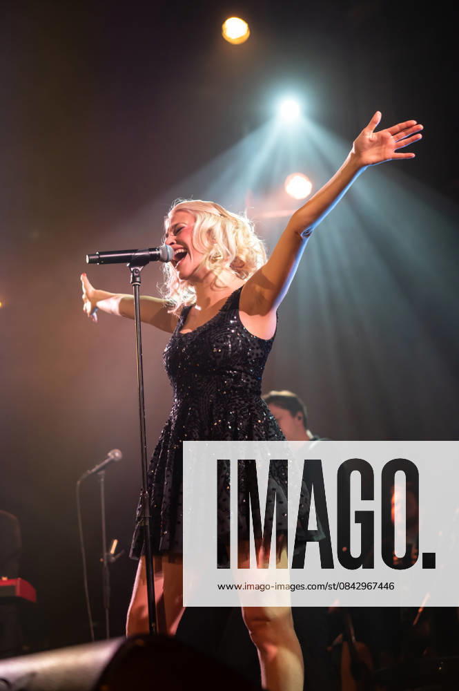Pixie Lott plays live at Union Chapel for Christmas.