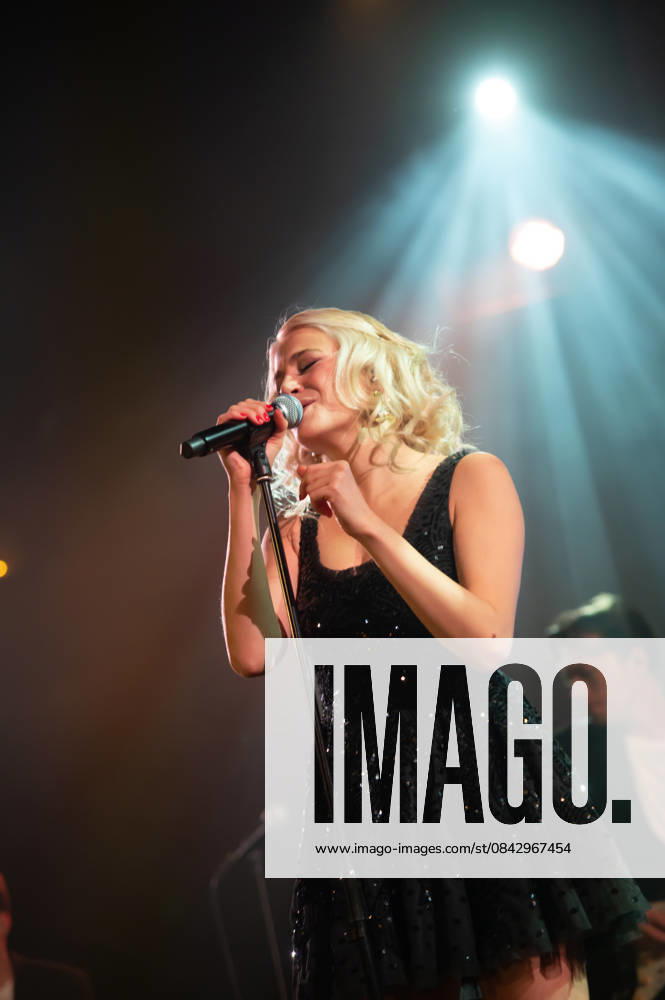 Pixie Lott plays live at Union Chapel for Christmas.