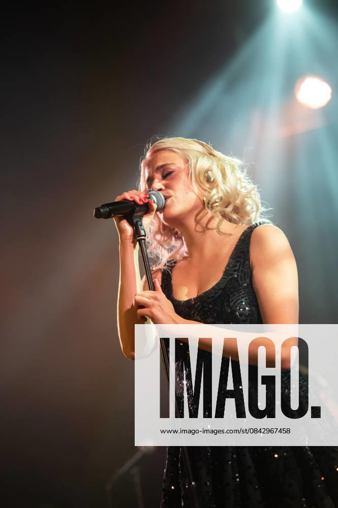 Pixie Lott plays live at Union Chapel for Christmas.