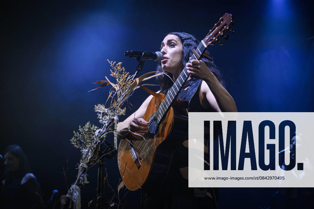 Music Concert - La NINA - Furesta Europa Tour The Neapolitan female singer-songwriter La Nina pseudonym of Carola Moccia - performs live for the Furesta Europa Tour at at Atlantico Club on December 17, 2025 in Rome, Italy Rome Atlantico Italy