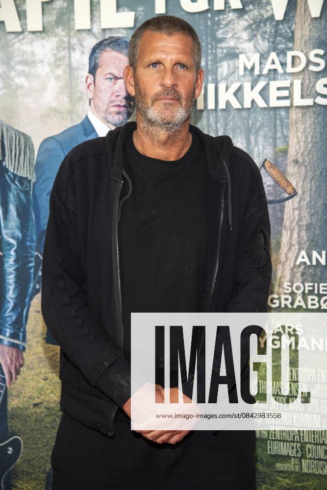 Abb Anders Thomas Jensen Danish director screenwriter and actor on the red carpet at the Berlin Film Premiere of Therapy for Vikings at the Delphi Filmpalast Berlin on December 17, 2025 Berlin Germany