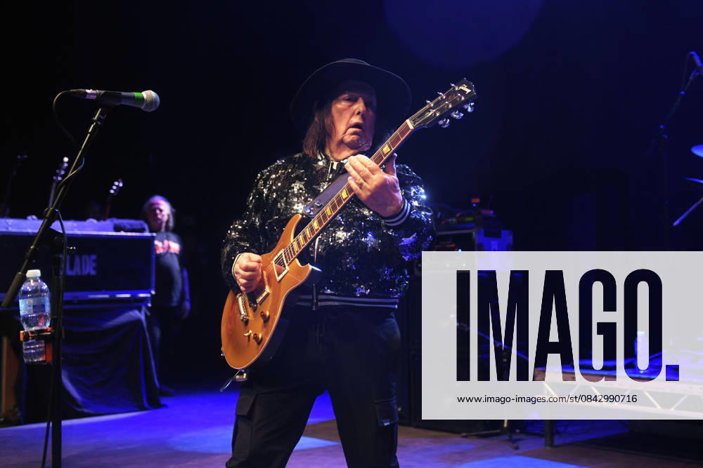 Slade performing at Shepherds Bush Empire LONDON, ENGLAND - DECEMBER 17: Dave Hill of Slade performing at Shepherds Bush Empire on December 17, 2025 in London, England. CAP MAR MAR Great Britain