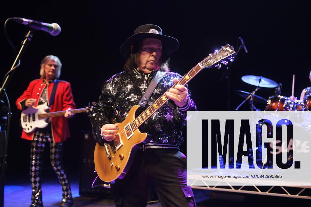 Slade performing at Shepherds Bush Empire LONDON, ENGLAND - DECEMBER 17: Dave Hill of Slade performing at Shepherds Bush Empire on December 17, 2025 in London, England. CAP MAR MAR Great Britain