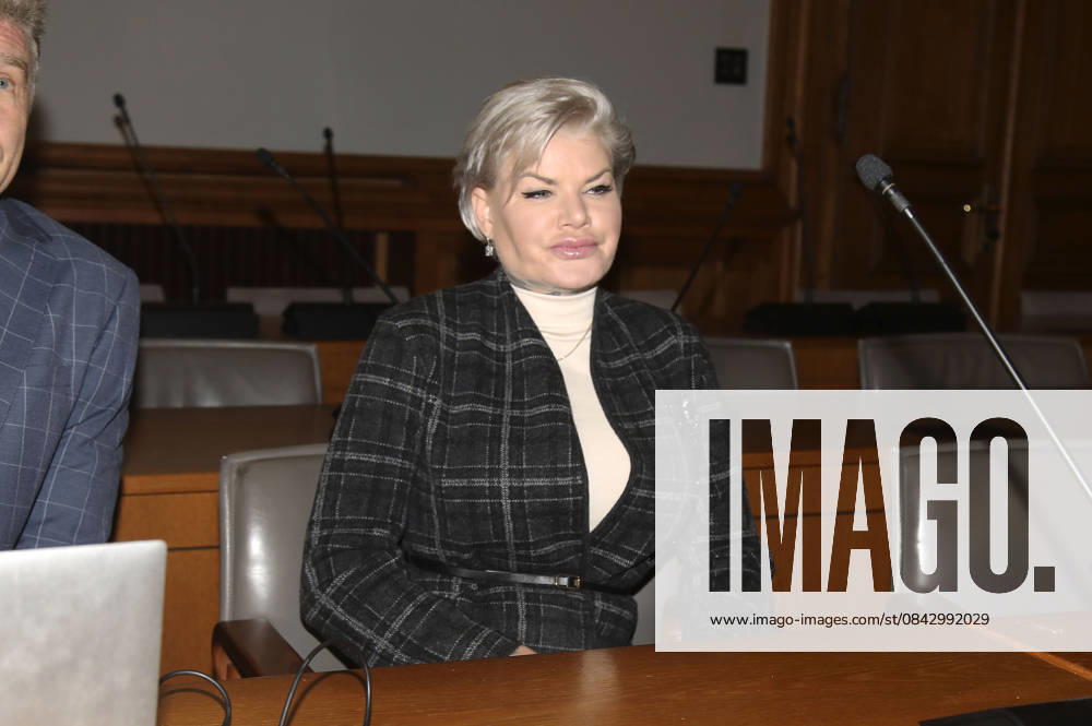 Melanie Müller at the appeal trial for using signs of unconstitutional and terrorist organizations at Leipzig District Court Leipzig, 18 12 2025 Foto:xAgenturxWehnertx xGränzdörferx xFuturexImagex mueller_5204
