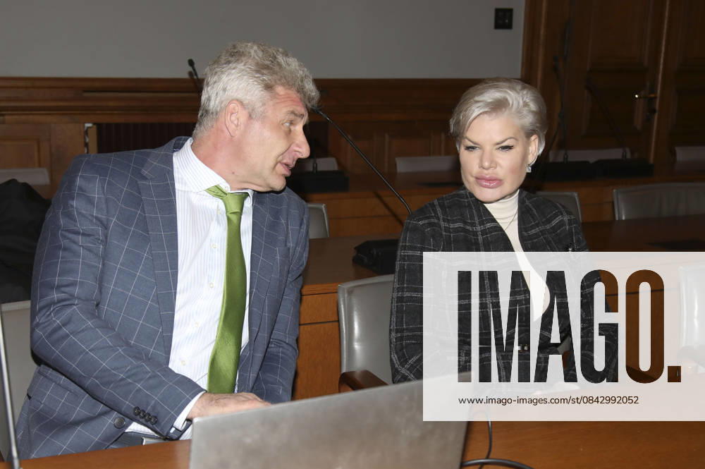 Melanie Müller with her lawyer Adrian Stahl at the appeal trial for using signs of unconstitutional and terrorist organizations at Leipzig District Court Leipzig, 18 12 2025 Foto:xAgenturxWehnertx xGränzdörferx xFuturexImagex mueller_5208