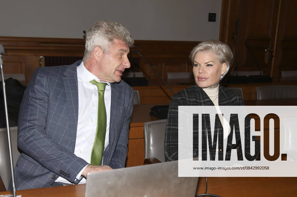 Melanie Müller with her lawyer Adrian Stahl at the appeal trial for using signs of unconstitutional and terrorist organizations at Leipzig District Court Leipzig, 18 12 2025 Foto:xAgenturxWehnertx xGränzdörferx xFuturexImagex mueller_5209