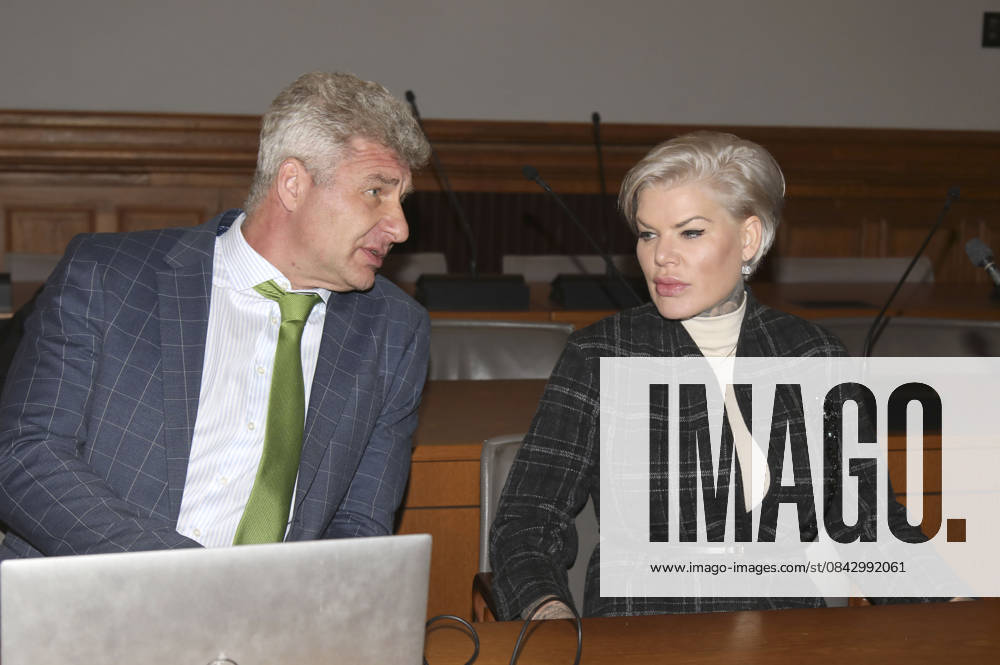 Melanie Müller with her lawyer Adrian Stahl at the appeal trial for using signs of unconstitutional and terrorist organizations at Leipzig District Court Leipzig, 18 12 2025 Foto:xAgenturxWehnertx xGränzdörferx xFuturexImagex mueller_5210