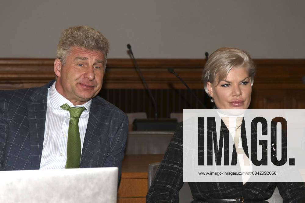 Melanie Müller with her lawyer Adrian Stahl at the appeal trial for using signs of unconstitutional and terrorist organizations at Leipzig District Court Leipzig, 18 12 2025 Foto:xAgenturxWehnertx xGränzdörferx xFuturexImagex mueller_5211