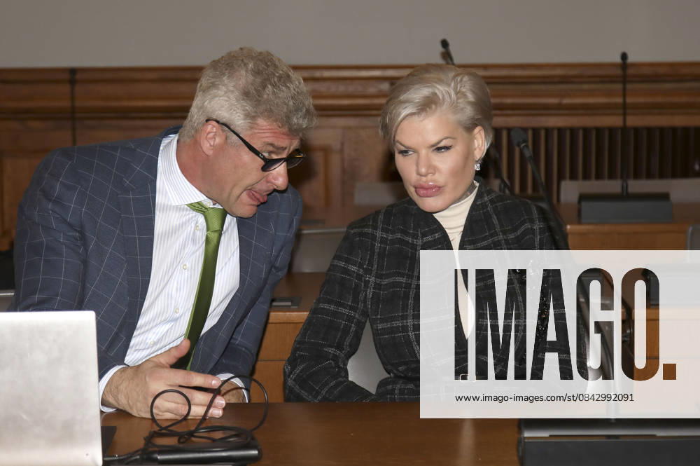 Melanie Müller with her lawyer Adrian Stahl at the appeal trial for using signs of unconstitutional and terrorist organizations at Leipzig District Court Leipzig, 18 12 2025 Foto:xAgenturxWehnertx xGränzdörferx xFuturexImagex mueller_5216