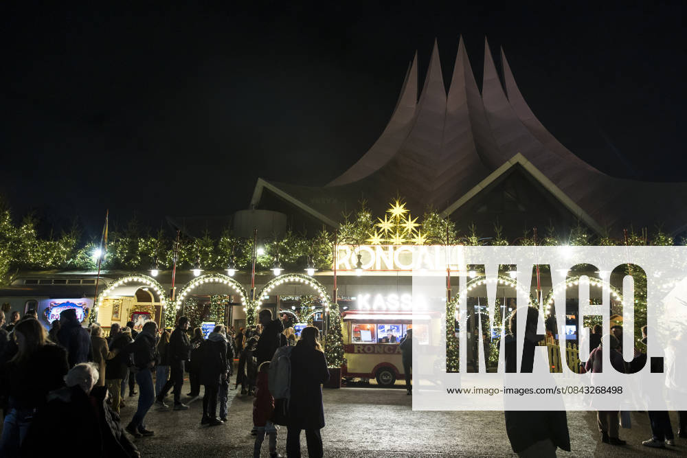 Roncalli Weihnachtscircus, Show und Promis im Tempodrom, Berlin, 19.12.2025 Überblick bei der Premiere des 21. Original Roncalli Weihnachtscircus im Berliner Tempodrom am 19.12.2025. Berlin Tempodrom