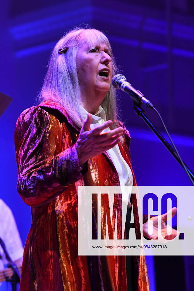Steeleye Span performing at Cadogan Hall in London LONDON, ENGLAND - DECEMBER 19: Maddy Prior of Steeleye Span performing at Cadogan Hall on December 19, 2025 in London, England CAP MAR MAR Great Britain UK