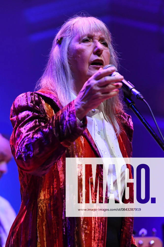 Steeleye Span performing at Cadogan Hall in London LONDON, ENGLAND - DECEMBER 19: Maddy Prior of Steeleye Span performing at Cadogan Hall on December 19, 2025 in London, England CAP MAR MAR Great Britain UK