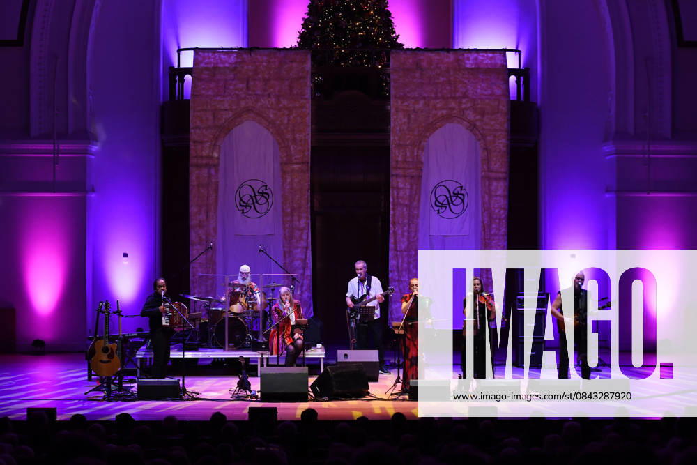Steeleye Span performing at Cadogan Hall in London LONDON, ENGLAND - DECEMBER 19: Julian Littman, Liam Genockey, Maddy Prior, Roger Carey, Athena Octavia, Violeta Vicci and Andrew Sinclair of Steeleye Span performing at Cadogan Hall on December 19, 2025 in London, England CAP MAR MAR Great Britain UK
