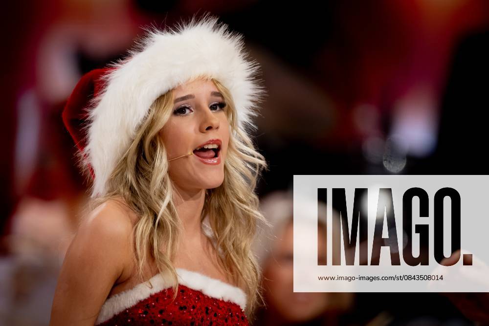 MAASTRICHT Emma Kok during the last of André Rieu s six Christmas concerts at the MECC. Rieu is accompanied by his Johann Strauss Orchestra, soloists, dancers, and skaters. ANP IRIS VAN DEN BROEK netherlands out - belgium out