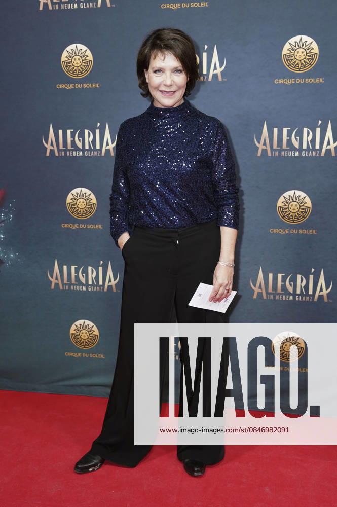 Janina Hartwig bei der Premiere der Show Cirque du Soleil - Alegria auf der Theresienwiese. München
