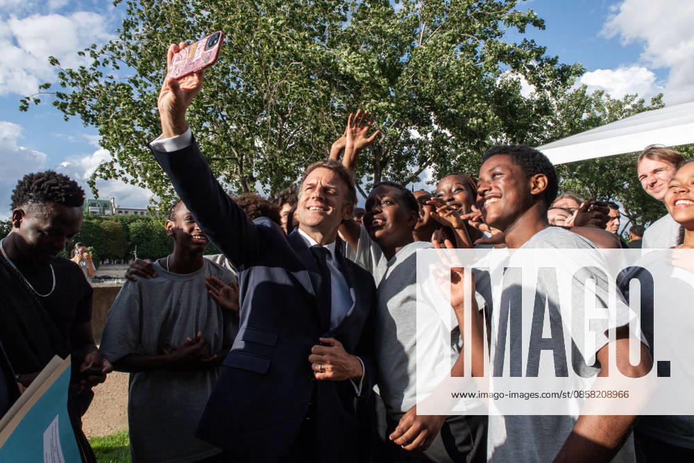 Emmanuel Macron Honors Tutsi Genocide Victims - Paris French President Emmanuel Macron and Rwandan President Paul Kagame inaugurate the memorial L Archive in tribute to the victims of the genocide against the Tutsi in Rwanda on the Esplanade Habib-Bourguiba in Paris, France on June 2, 2026. Photo by Isa Harsin Pool ABACAPRESS.COM Paris Ile-de-France France