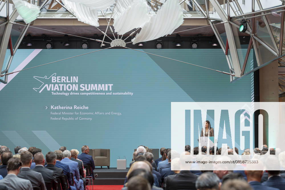 - Aviation Summit EUR, Deutschland, Berlin, 09.06.2026: Am Vortag der ILA26 treffen sich auf der Aviation Summit (BAS) Entscheider der internationalen Luftfahrt aus Politik, Industrie, Wissenschaft und Finanzen. Sie erörtern welche Fortschritte sind heute schon erreicht worden und welche Herausforderungen müssen noch gemeistert werden. Als Gäste sind anwesend: ¢ Richard Aboulafia ED, Aerodynamic Advisory ¢ Guillaume Faury CEO, Airbus ¢ Lars Wagner CEO, Airbus Commercial ¢ Michael Schöllhorn CEO, Airbus Defense and Space & President, BDLI ¢ Peter Gerber CEO, Condor ¢ Tobias Meyer CEO, Deutsche Post DHL Group ¢ Magda KopczyÅ ska DG, European Commission, DG Move ¢ Nicola Beer VP, European