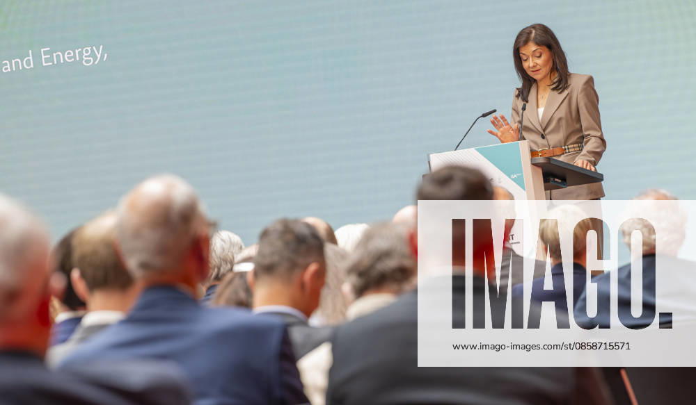 - Aviation Summit EUR, Deutschland, Berlin, 09.06.2026: Am Vortag der ILA26 treffen sich auf der Aviation Summit (BAS) Entscheider der internationalen Luftfahrt aus Politik, Industrie, Wissenschaft und Finanzen. Sie erörtern welche Fortschritte sind heute schon erreicht worden und welche Herausforderungen müssen noch gemeistert werden. Als Gäste sind anwesend: ¢ Richard Aboulafia ED, Aerodynamic Advisory ¢ Guillaume Faury CEO, Airbus ¢ Lars Wagner CEO, Airbus Commercial ¢ Michael Schöllhorn CEO, Airbus Defense and Space & President, BDLI ¢ Peter Gerber CEO, Condor ¢ Tobias Meyer CEO, Deutsche Post DHL Group ¢ Magda KopczyÅ ska DG, European Commission, DG Move ¢ Nicola Beer VP, European