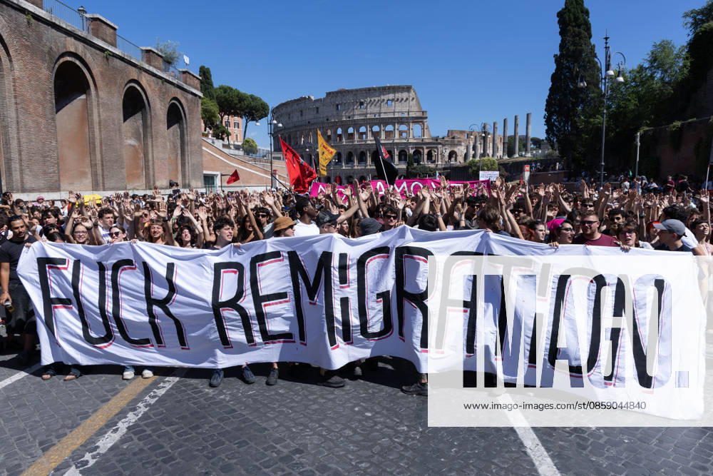 IPA85647978 - Demonstration in Rome against forced repatriation, organized by the CGIL of Rome and Lazio, the ANPI, and other anti-fascist associations