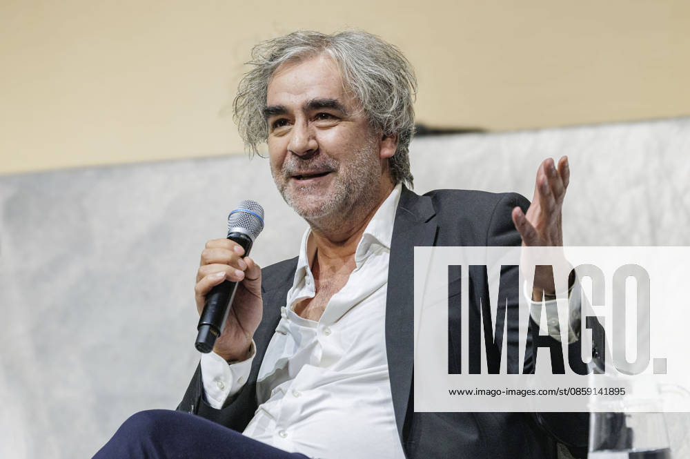 #2 Deniz Yücel beim Talk im Rahmen der Gesprächsreihe Positionen und Perspektiven im Düsseldorfer Schauspielhaus. Düsseldorf