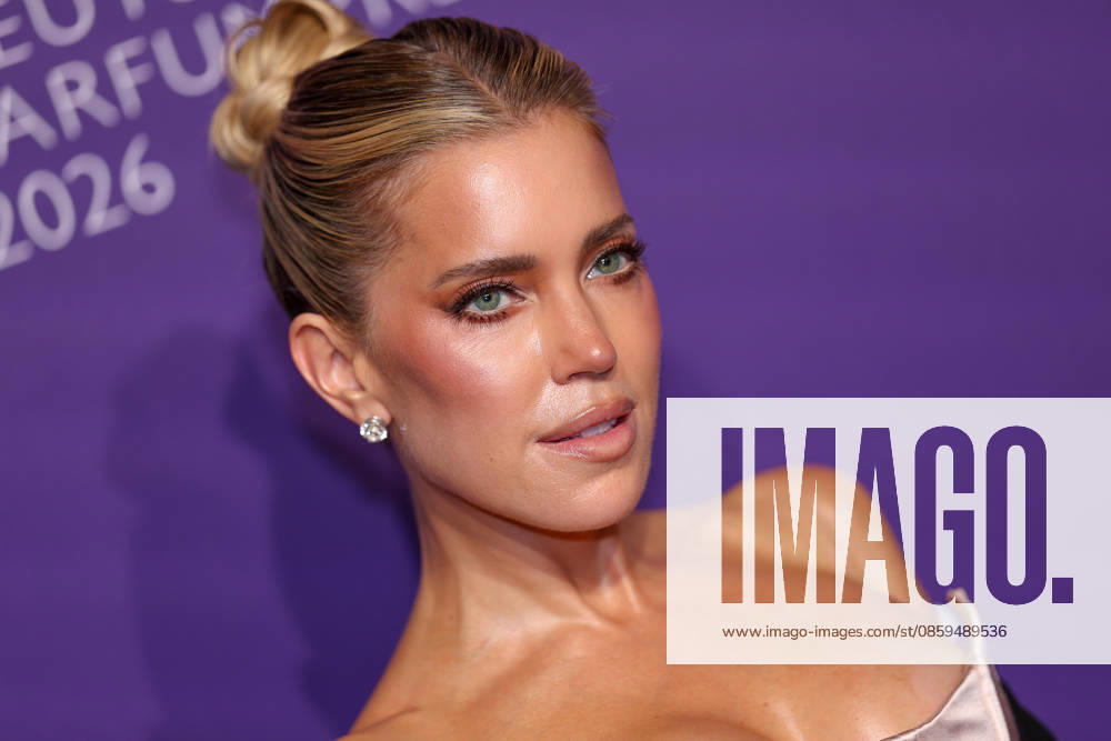 Sylvie Meis (Model und Fernsehmoderatorin) auf dem Purple Carpet bei den Verleihung des DUFTSTARS Award in den Rheinterrassen Düsseldorf. Der Deutscher Parfumpreis DUFTSTARS 2026 zählen zu den renommiertesten Beautyawards und Duft-Awards Deutschlands. Nordrhein-Westfalen Deutschland