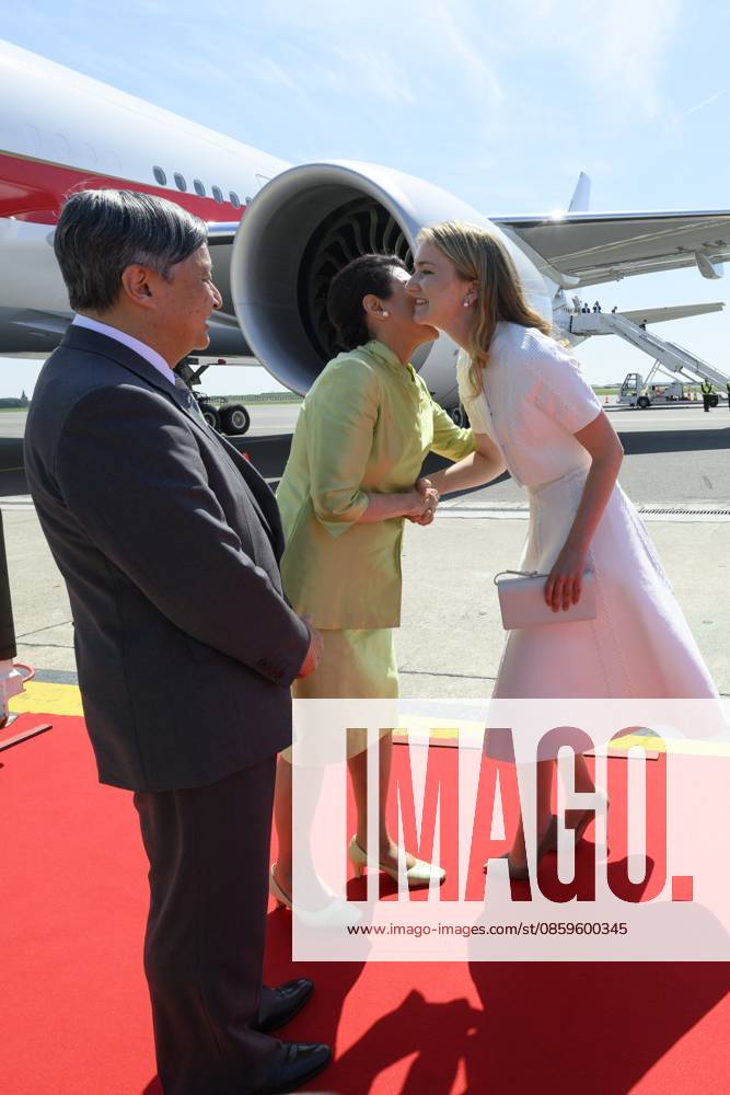 Crown Princess Elisabeth welcomes Japanese Emperor Naruhito and Japanese Empress Masako upon the arrival at Melsbroek military airport for an official state visit of the Japanese Emperor and Empress to Belgium, on Saturday 20 June 2026, in Brussels. The Emperor and Empress of Japan visit Belgium from June 20-25. POOLxPHILIPxREYNAERS 178446395