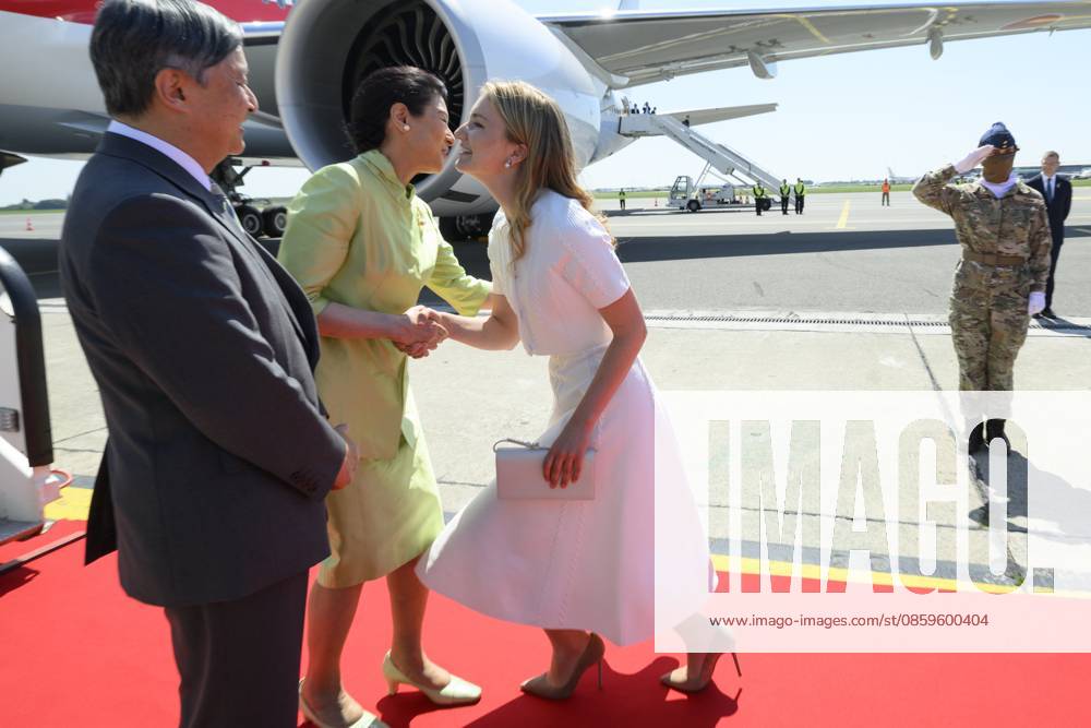 Crown Princess Elisabeth welcomes Japanese Emperor Naruhito and Japanese Empress Masako upon the arrival at Melsbroek military airport for an official state visit of the Japanese Emperor and Empress to Belgium, on Saturday 20 June 2026, in Brussels. The Emperor and Empress of Japan visit Belgium from June 20-25. POOLxPHILIPxREYNAERS 178446534