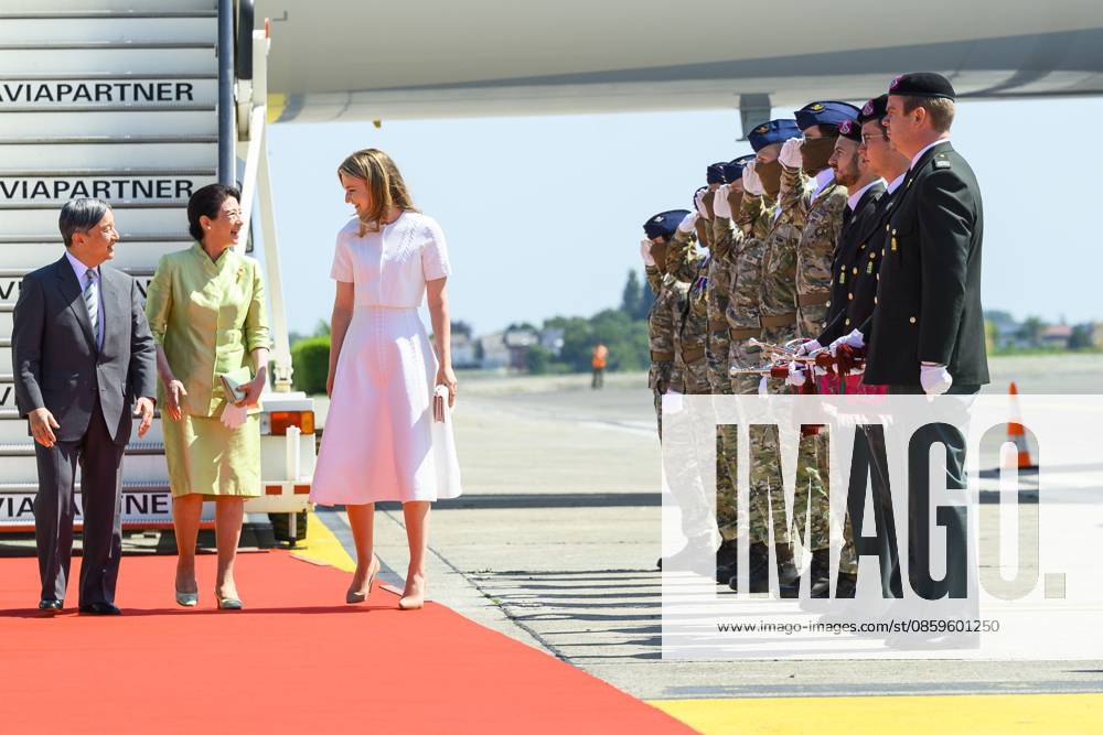 Crown Princess Elisabeth welcomes Japanese Emperor Naruhito and Japanese Empress Masako upon the arrival at Melsbroek military airport for an official state visit of the Japanese Emperor and Empress to Belgium, on Saturday 20 June 2026, in Brussels. The Emperor and Empress of Japan visit Belgium from June 20-25. POOLxPHILIPxREYNAERS 178450862
