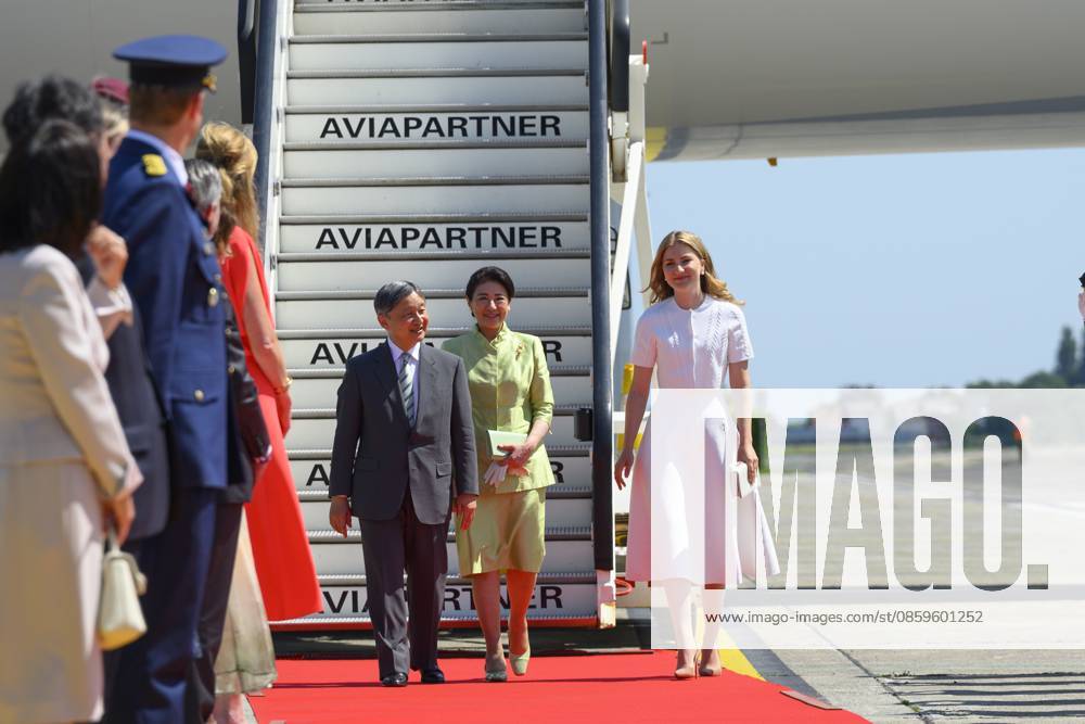 Crown Princess Elisabeth welcomes Japanese Emperor Naruhito and Japanese Empress Masako upon the arrival at Melsbroek military airport for an official state visit of the Japanese Emperor and Empress to Belgium, on Saturday 20 June 2026, in Brussels. The Emperor and Empress of Japan visit Belgium from June 20-25. POOLxPHILIPxREYNAERS 178450879