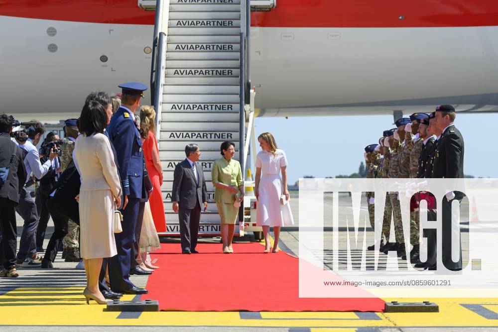 Crown Princess Elisabeth welcomes Japanese Emperor Naruhito and Japanese Empress Masako upon the arrival at Melsbroek military airport for an official state visit of the Japanese Emperor and Empress to Belgium, on Saturday 20 June 2026, in Brussels. The Emperor and Empress of Japan visit Belgium from June 20-25. POOLxPHILIPxREYNAERS 178450938