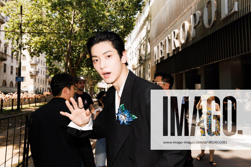News - Dolce&Gabbana Spring 2027 Men s Collections Show - Celebrities MILAN, ITALY - JUNE 20, 2026: Soobin of Tomorrow X Together leaves the Dolce&amp;Gabbana Men s Spring Summer 2027 collection runway show during the Milan Fashion Week Menswear in Milan, Italy. Photo: Cinzia Camela. Milan Metropol Italy