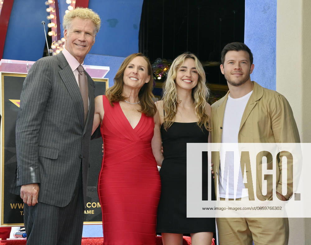 Will Ferrell, Molly Shannon, Katelyn Tarver and Jimmy Tatro pose during an unveiling ceremony honoring Shannon with the 2,850th star on the Hollywood Walk of Fame in Los Angeles on Monday, June 22 2026. LAP2026062218 JIMxRUYMEN