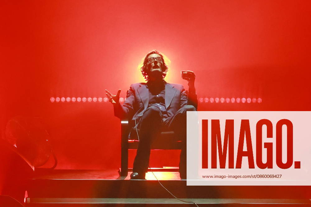 Pulp, Saenger Jarvis Cocker, im Konzert live im Tempodrom, Berlin, Musik, Britpop, Berlin