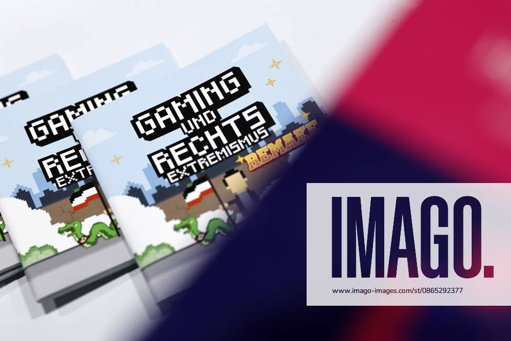 Eine Broschüre mit dem Titel Gaming und Rechtsextremismus Remake am Stand der Organisation Demokratie Leben! zu sehen auf der weltgrößten Computerspielmesse Gamescom 26 in der Koelnmesse. (Themenbild, Symbolbild) Köln, 30.08.2026 NRW Deutschland