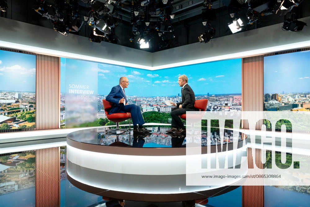 ARD-Sommerinterview, Bundeskanzler, Friedrich Merz Berlin, ARD-Sommerinterview, Bundeskanzler, Friedrich Merz, CDU, Moderator, Markus Preiß, ARD-Hauptstadtstudio Berlin Berlin GER