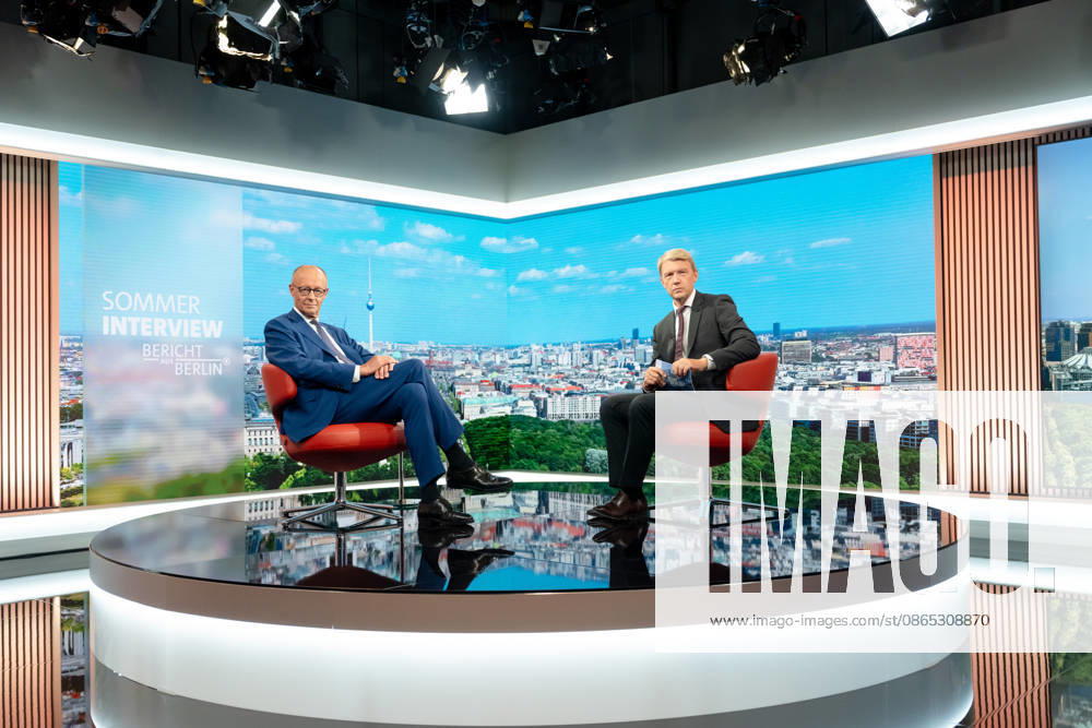 ARD-Sommerinterview, Bundeskanzler, Friedrich Merz Berlin, ARD-Sommerinterview, Bundeskanzler, Friedrich Merz, CDU, Moderator, Markus Preiß, ARD-Hauptstadtstudio Berlin Berlin GER