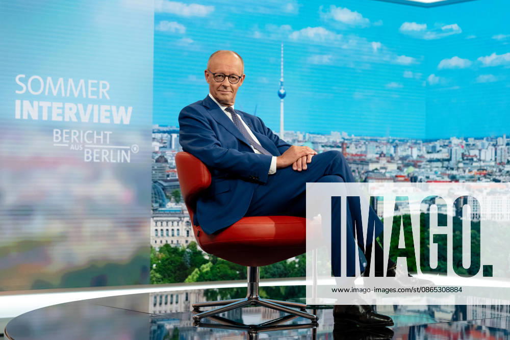 ARD-Sommerinterview, Bundeskanzler, Friedrich Merz Berlin, ARD-Sommerinterview, Bundeskanzler, Friedrich Merz, CDU, Moderator, Markus Preiß, ARD-Hauptstadtstudio Berlin Berlin GER