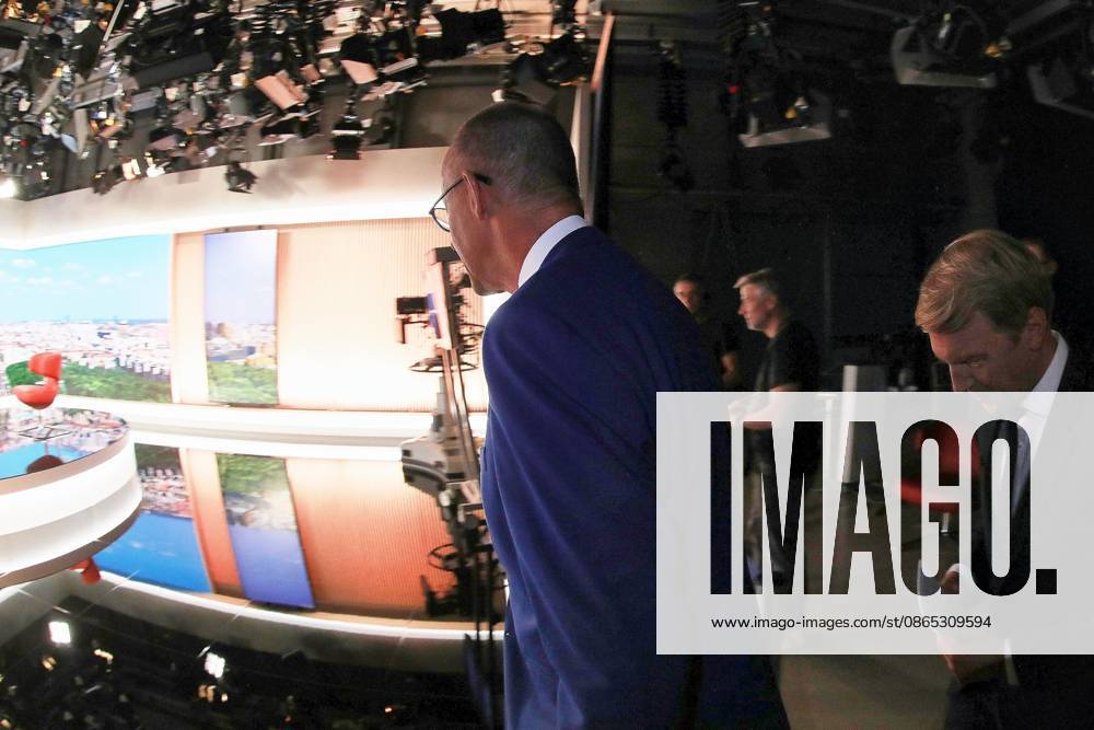 ARD Capital Studio Summer Interview: Markus Preiß (right) accompanies Federal Chancellor Friedrich Merz (CDU) to the studio for the interview