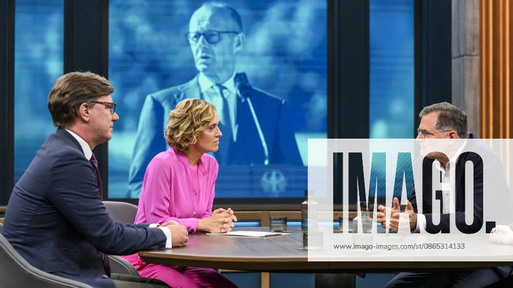 Pictured, from left: Nico Lange, Director of the Institute for Risk Analysis and International Security; Caren Miosga, in conversation with Wolfgang Schmidt, former Head of the Federal Chancellery and Commissioner for the Intelligence Services, SPD, GER, Berlin, studio, guest on Caren M