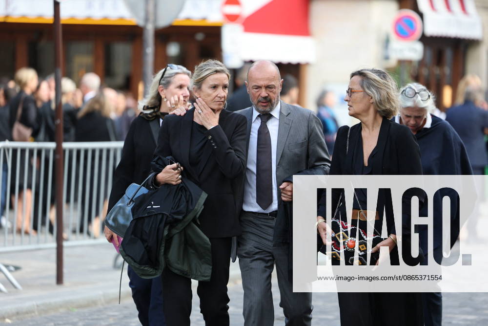 Nicolas Altmayer Funeral - Paris Frederic Thomine-Desmazures and relatives during the funeral of French film producer Nicolas Altmayer at Saint Germain des Pres church in Paris, France on August 31, 2026. He was the co-founder of Mandarin Compagnie, and died in a car accident with his partner, Dior executive Mathilde Favier on August 17, aged 61 and 57, respectively. Photo by Raphael Lafargue ABACAPRESS.COM Paris France