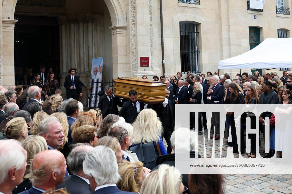 The children of Roxane, Alice, and Felix Altmayer Leaving Nicolas Altmayer’s funeral at the Church of Saint Germain des Prés in Paris on August 31, 2026 Dominique Jacovides Cyril Moreau Bestimage Leaving Nicolas Altmayer’s funeral at the Church of Saint Germain des Prés in Paris on August 31, 2026 Paris, France