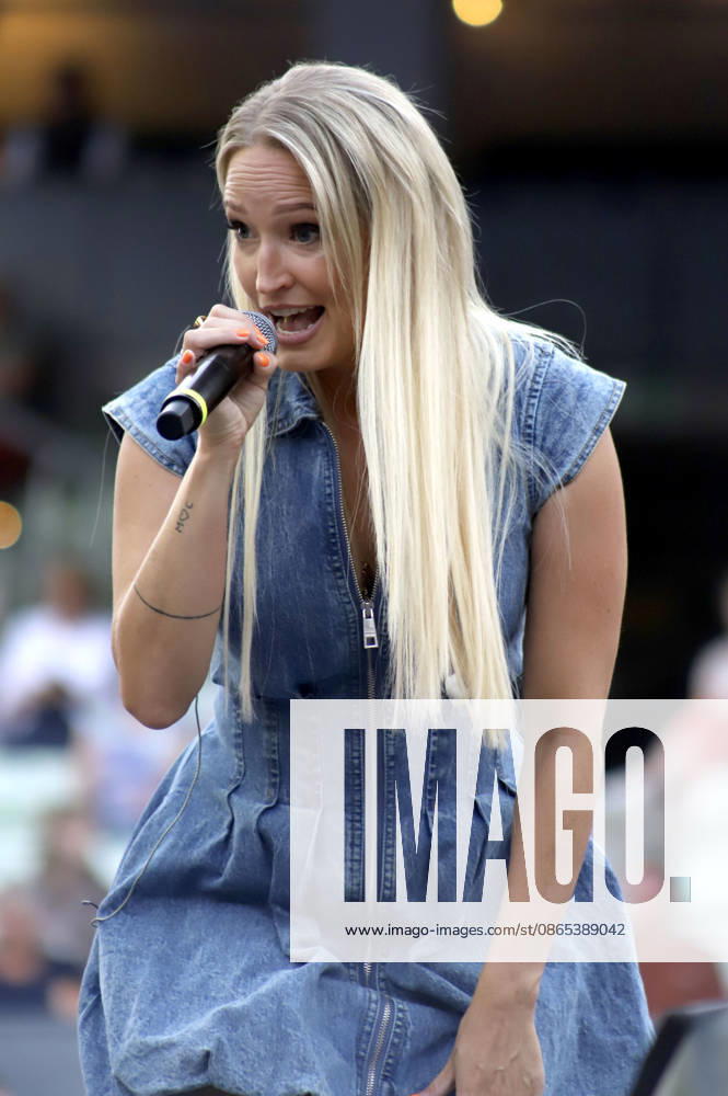 Julia Buchner live beim Sommer-Open Air 2026 im Tennisstadion. Kitzbühel