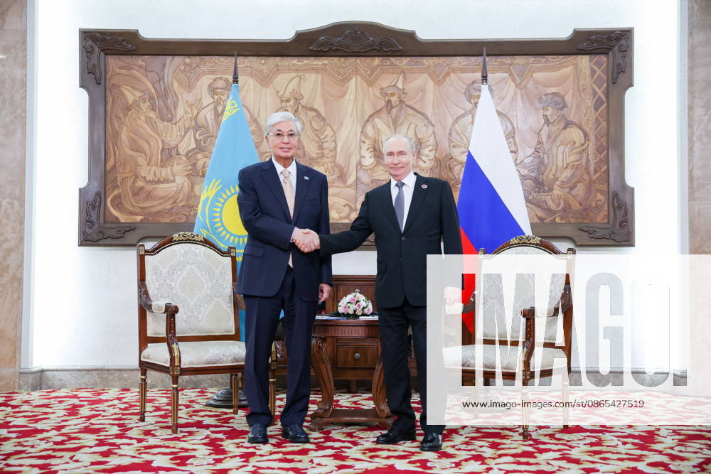 KYRGYZSTAN, BISHKEK - AUGUST 31, 2026: Kassym-Jomart Tokayev (L), President of Kazakhstan, and his counterpart Vladimir Putin of Russia shake hands during a meeting on the sidelines of the 2026 SCO Summit Bishkek Kyrgyzstan - ZUMAt113 20260831_zaa_t113_411