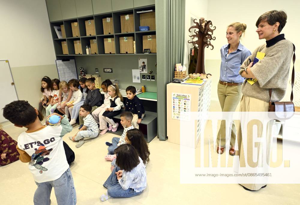 Back to school with Flemish Minister Cieltje Van Achter BRUSSELS, BELGIUM - SEPTEMBER 01 : Back to school with Flemish Minister Cieltje Van Achter to GO! Zavelberg in Sainte-Agathe-Berchem to mark the start of the new school year. The Minister will visit both the primary school and the secondary school to mark the start of the new school year. At the primary school, particular emphasis will be placed on its role as a Brussels-inspired school. At the secondary school, the Minister will visit the new OKAN classes, which are starting this school year with two classes on September 1, 2026 in Brussels, Belgium, 01 09 2026 Brussels Belgium