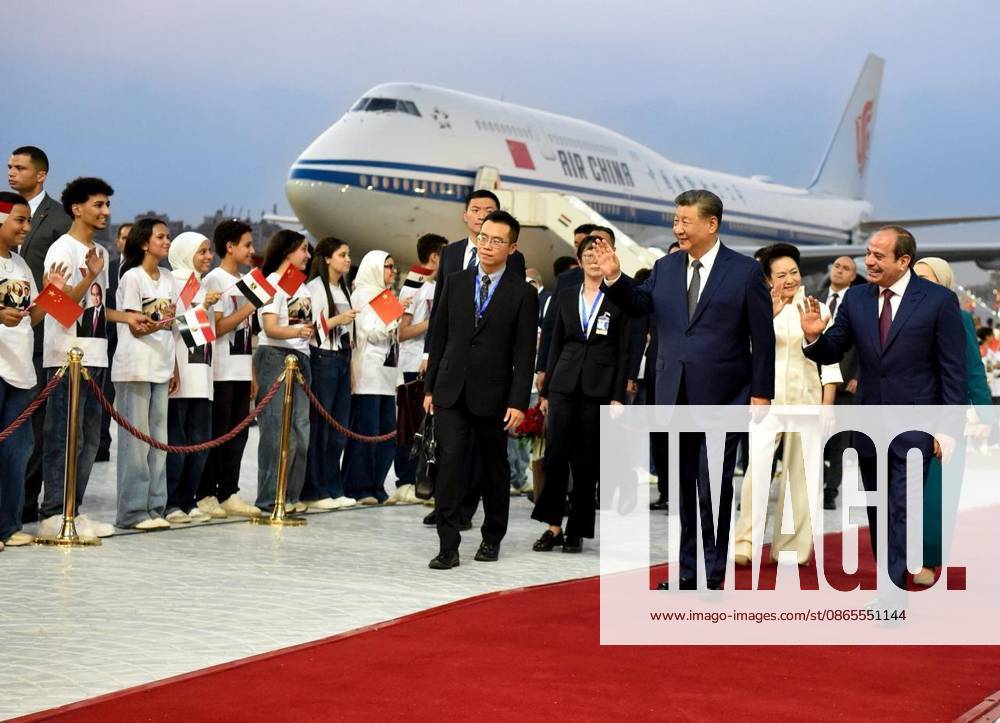 Chinese President Xi arrives in Egypt after 10 years CAIRO, EGYPT - SEPTEMBER 1: (---- - MANDATORY CREDIT - EGYPTIAN PRESIDENCY HANDOUT - NO MARKETING NO ADVERTISING CAMPAIGNS - DISTRIBUTED AS A SERVICE TO CLIENTS----) Egyptian President Abdel Fattah el-Sisi (R) welcomes his Chinese counterpart, President Xi Jinping (2nd R), at Cairo International Airport in Cairo, Egypt, on September 1, 2026. Xi Jinping arrives in Egypt for an official visit, his first visit to the country in 10 years. Egyptian Presidency Handout Anadolu Cairo Egypt. Editorial use only. Please get in touch for any other usage.